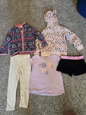 Girls 3T bundle, pink jacket has a light stain but not very noticeable